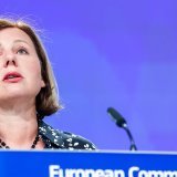 "Notre objectif est clair: protéger les journalistes et d'autres acteurs importants de la société civile contre les procédures judiciaires abusives", a relevé lors des débats la commissaire européenne chargée de la Transparence, Vera Jourova (arch...